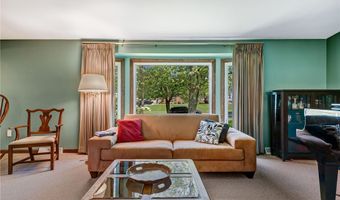 172 Shetland Dr, Amherst, NY 14221
