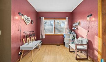 500 W Spruce St, Beresford, SD 57004