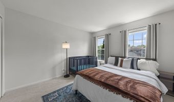 621 Lake Cornish Way, Algonquin, IL 60102
