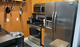 1000 N RANDOLPH St 104, Arlington, VA 22201