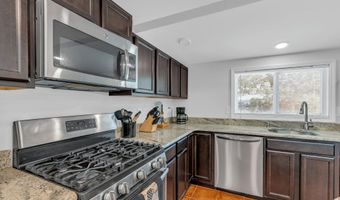 21 Park Ave, Bayville, NJ 08721