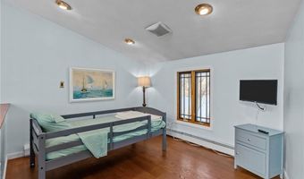 99 Smith St, Bristol, RI 02809