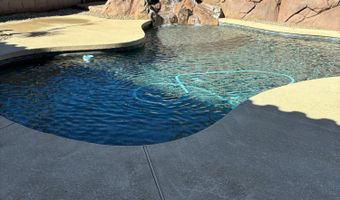 1302 W HONEYSUCKLE Ln, Chandler, AZ 85248