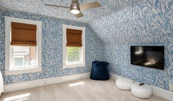 27 Mann Ave, Newport, RI 02840