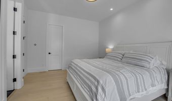 11 Sanctuary Ct, Amherst, NY 14221