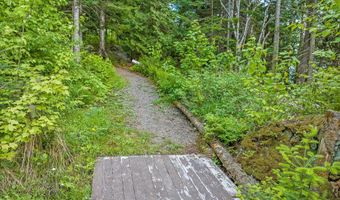 1048 Cottage Rd, Averill, VT 05903