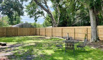 110 14th St, Apalachicola, FL 32320