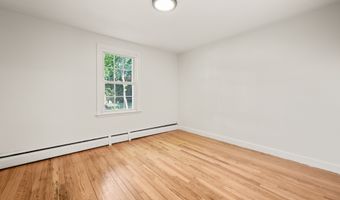 18 Grove Rd, Cromwell, CT 06416