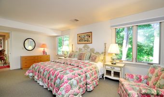 2 Schuyler Ln 2, Bloomfield, CT 06002