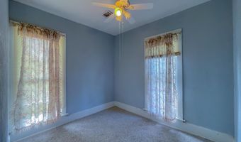 825 N 7th St, Arkansas City, KS 67005