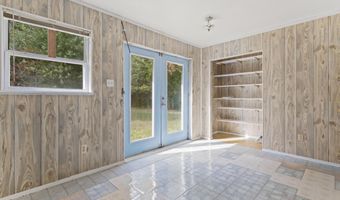 379 Greenwood Dr, Biloxi, MS 39531