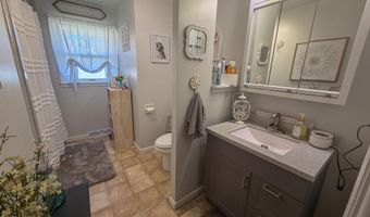 716 5th Ave, Ackley, IA 50601