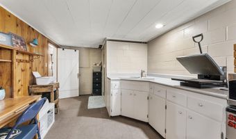 303 SW 12TH St, Aledo, IL 61231