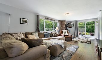 118 Poplar St, Bangor, ME 04401