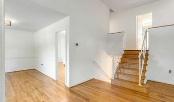 4516 GRETNA St, Bethesda, MD 20814