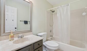 21180 HEDGEROW Ter, Ashburn, VA 20147