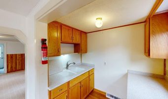 46 Crest Ave, Auburn, ME 04210