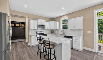 5816 Allerton Dr, Ames, IA 50014