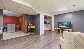 4700 Rural Oaks Dr SE, Alexandria, MN 56308