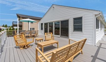 76 Warren Ave, Middletown, RI 02842