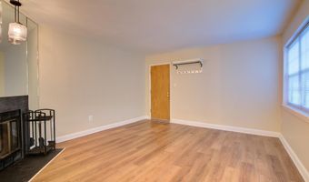 2100 N SCOTT St 101, Arlington, VA 22209