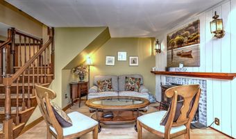 8 Whippoorwill Ln, Bethany, CT 06524