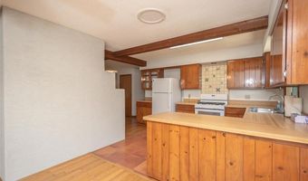 918 King St, Baldwin City, KS 66006