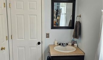 3 Bank St, Cranston, RI 02920