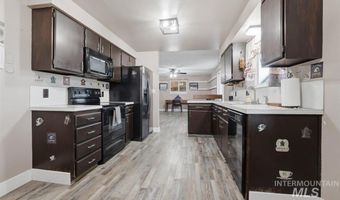 621 E Easy St, Caldwell, ID 83605