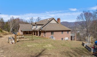 126 Hillcrest Dr, Barnardsville, NC 28709