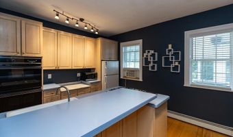 10 Ten Broeck Pl, Albany, NY 12210
