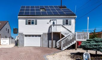 73 Carlyle Dr, Bayville, NJ 08721