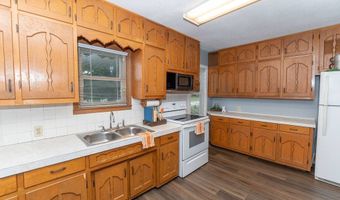 103 N Missouri St, Adrian, MO 64720