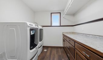 814 Curt Felt Dr, Alexandria, MN 56308