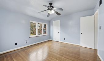 2030 N QUINN St, Arlington, VA 22209