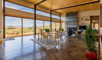 21 Tailwinds Dr, Cody, WY 82414