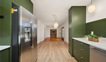 953 Redwood Dr, Apple Valley, MN 55124