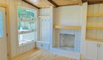 72 Overlea Rd, North Smithfield, RI 02896