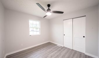 304 Sunset Dr, Aurora, IN 47001