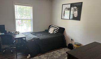 829 Rosemary Ave, Aurora, MO 65605