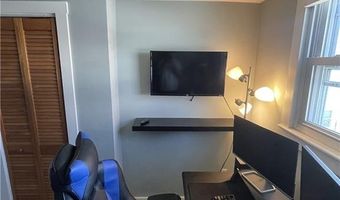 16 Dudley Ave 6, Newport, RI 02840