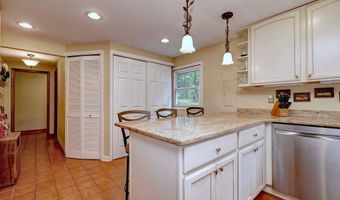 8 Whippoorwill Ln, Bethany, CT 06524