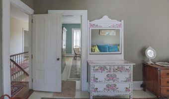 53 Congress St, Belfast, ME 04915