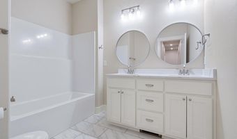28 Fleetwood Dr, Bella Vista, AR 72714