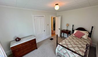 23 Holland St, Bangor, ME 04401