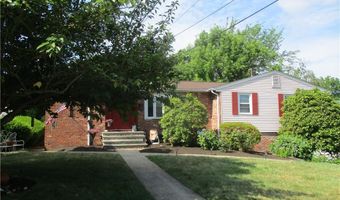 15 Freedom Dr, Cranston, RI 02920