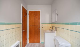 5855 Lathrop Pl, Cincinnati, OH 45224