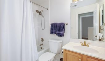 9304 WILDOAK Dr, Bethesda, MD 20814