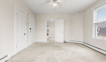 730 Hale St 3R, Beverly, MA 01915