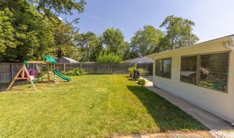 107 6th St, Barnegat, NJ 08005